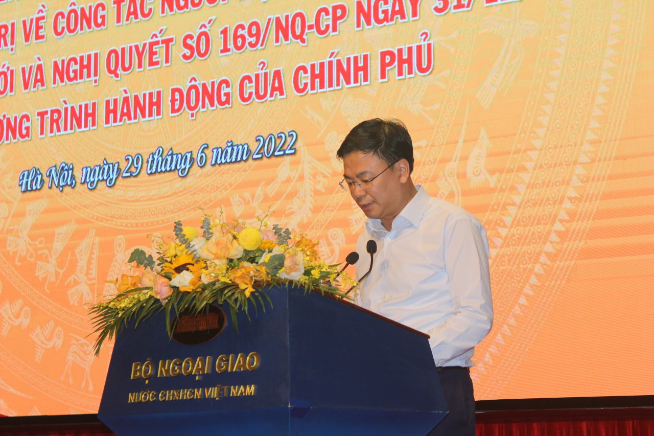 Triển khai toàn diện, mạnh mẽ hơn trong công tác người Việt Nam ở nước ngoài