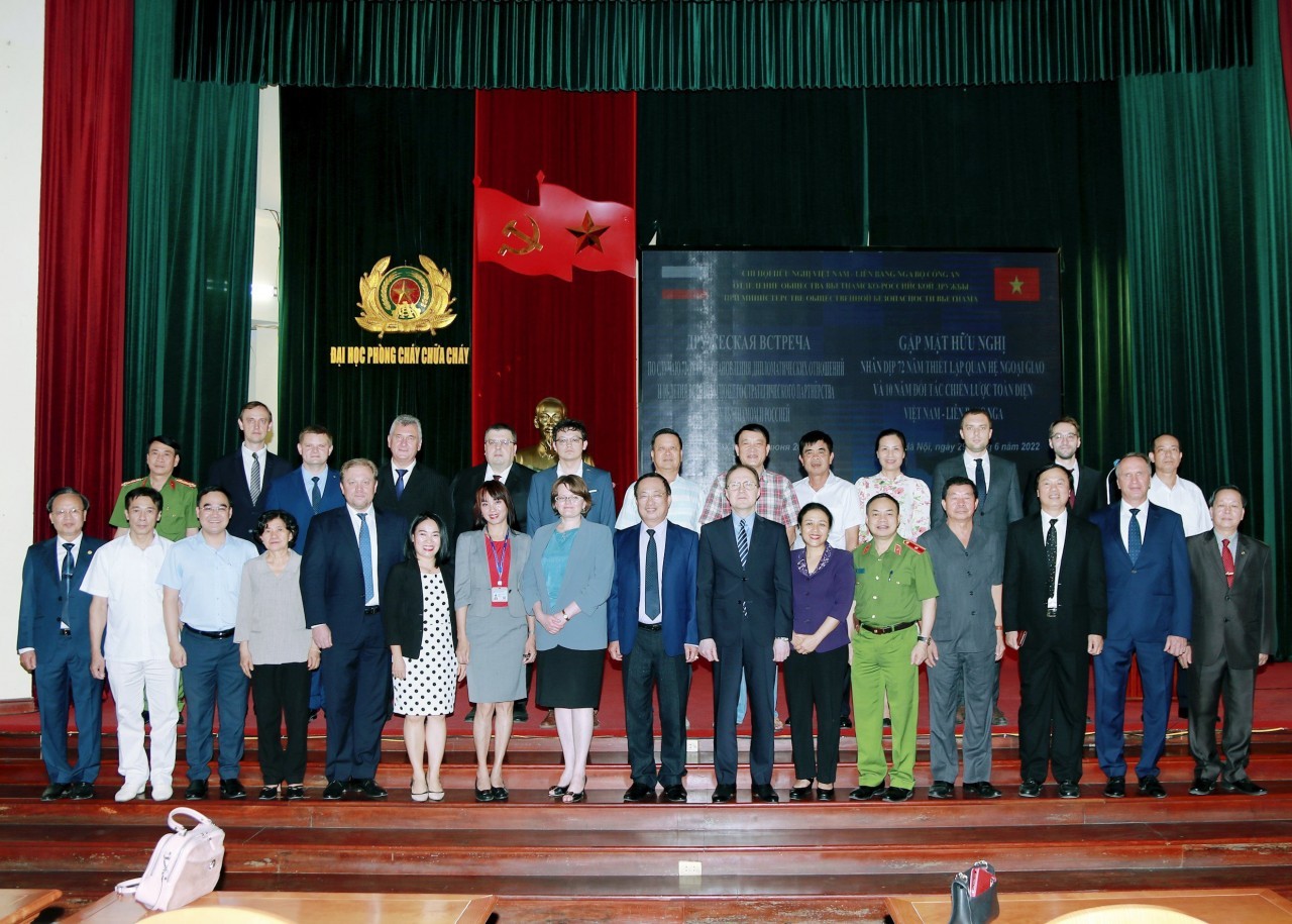 Đánh giá cao hình mẫu phát triển kinh tế, an sinh xã hội đi lên từ... 