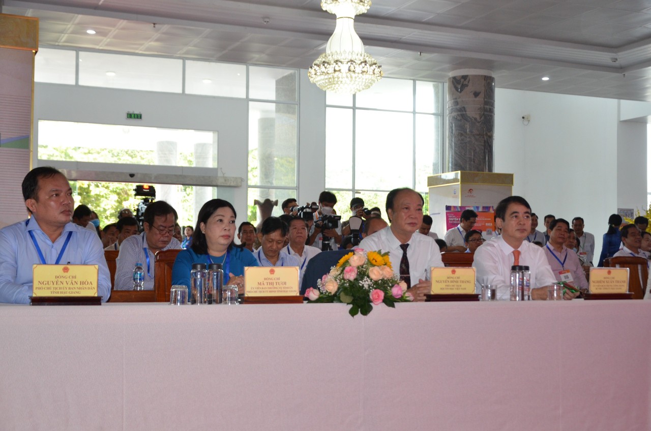 Khai mạc Tuần lễ thúc đẩy Chuyển đổi số phát triển Kinh tế vùng - Hậu Giang 2022