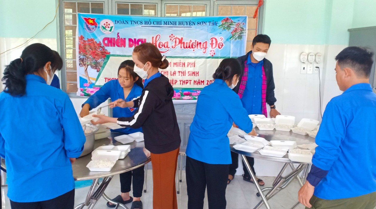Nhiều hoạt động tiếp sức mùa thi trên cả nước