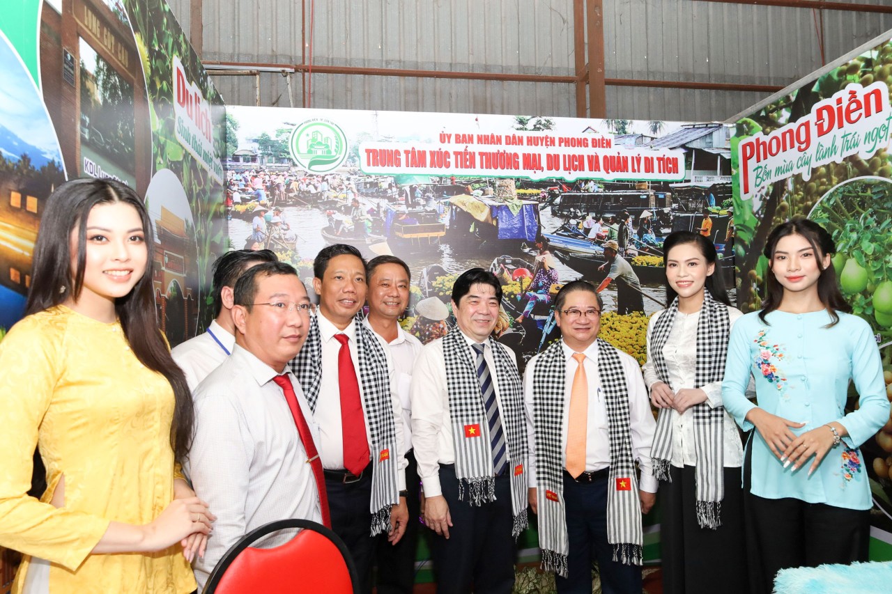 Chợ nổi Cái Răng - điểm đến hàng đầu của du khách khi đến Cần Thơ