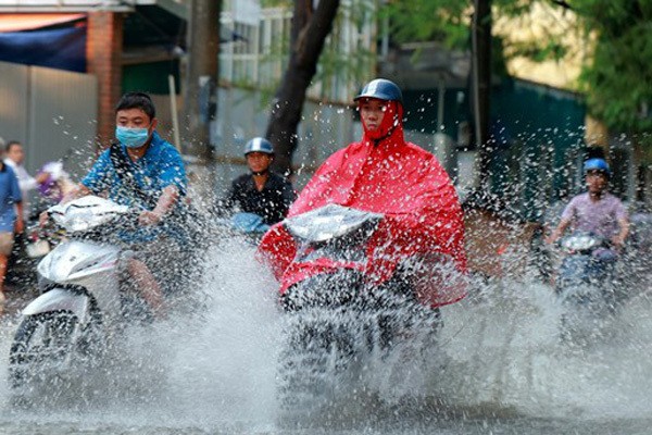 Hà Nội trong ngày có mưa dông. (Ảnh minh họa)