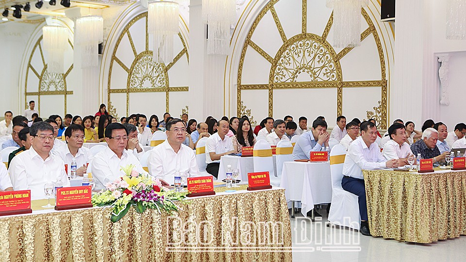 Các đại biểu dự Hội thảo.