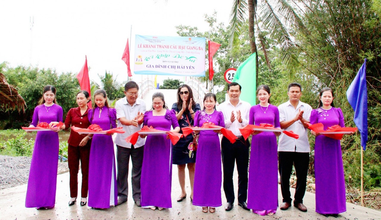 Hậu Giang: Khánh thành 2 công trình cầu giao thông nông thôn do Quỹ từ thiện Vesaf/Hoa Kỳ tài trợ