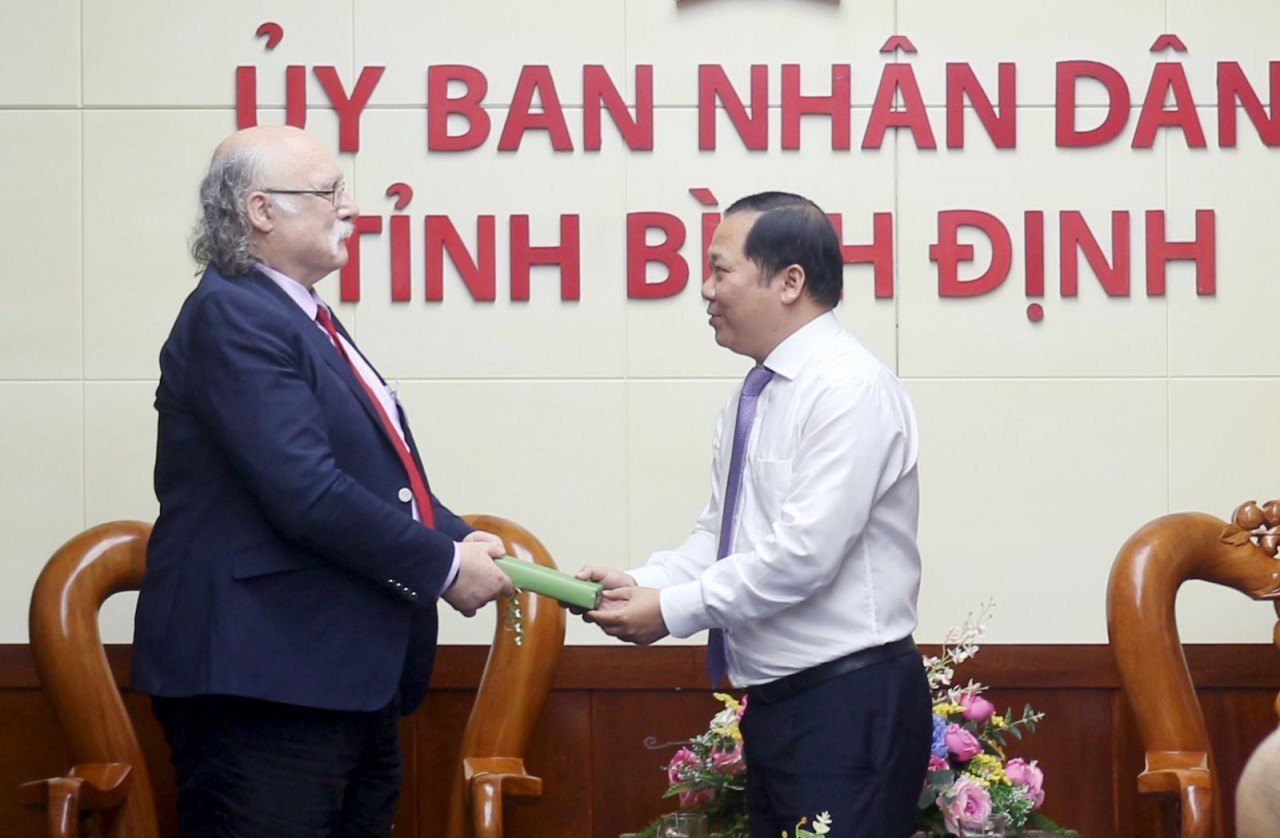 Lãnh đạo tỉnh Bình Định gặp gỡ, tiếp các giáo sư, nhà khoa học nước ngoài