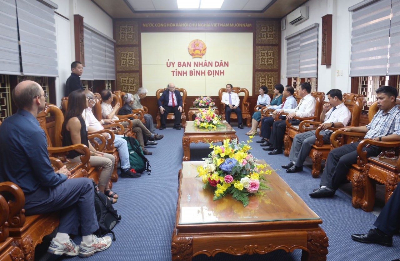 Lãnh đạo tỉnh Bình Định gặp gỡ, tiếp các giáo sư, nhà khoa học nước ngoài