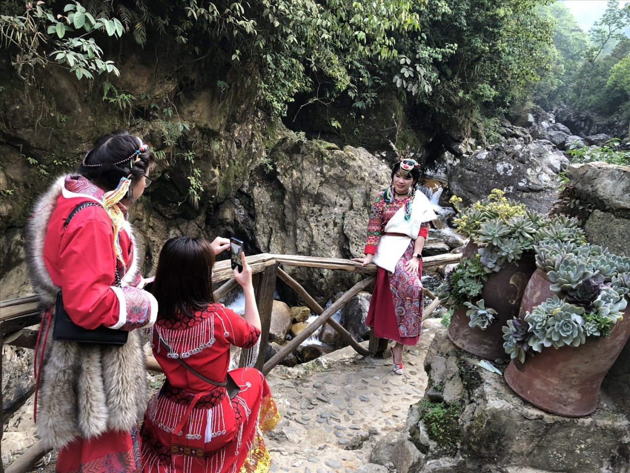 Bản Cát Cát- ngôi làng người Mông đẹp nhất Tây Bắc Bản Cát Cát- ngôi làng người Mông đẹp nhất Tây Bắc