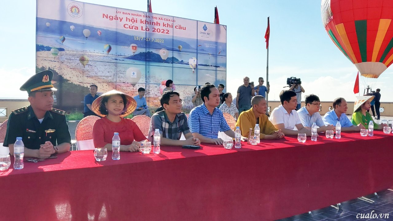 Cửa Lò khai mạc ngày hội Khinh khí cầu năm 2022