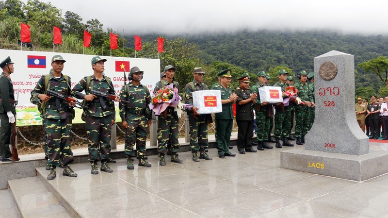 Giao lưu hữu nghị biên giới Việt - Lào, thắm đậm tình nghĩa 2 nước