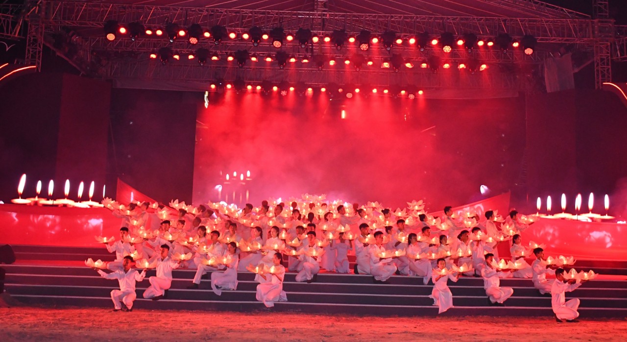 Chương trình nghệ thuật đặc biệt “Côn Đảo - Sáng mãi bản anh hùng ca” | Văn hóa | Vietnam+ (VietnamPlus)