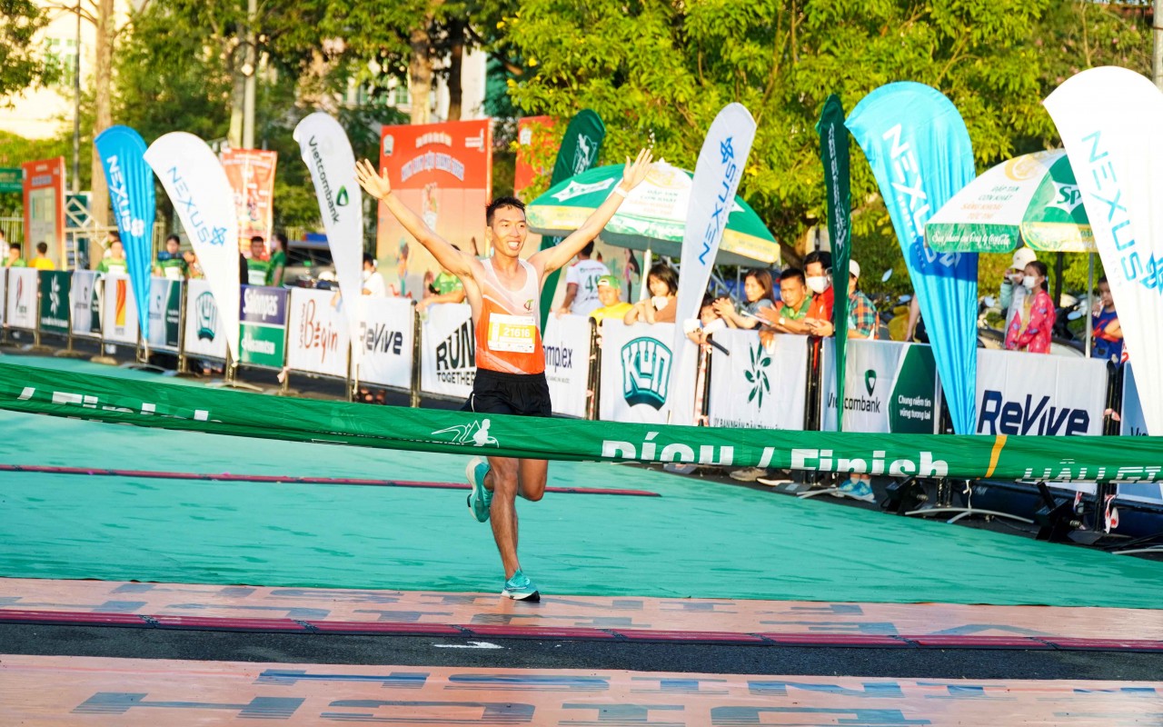 Hậu Giang: Hơn 8.500 người tham chạy Marathon vừa trải nghiệm thiên nhiên miền Tây sông nước Hậu Giang: Hơn 8.500 người tham chạy Marathon vừa trải nghiệm thiên nhiên miền Tây sông nước