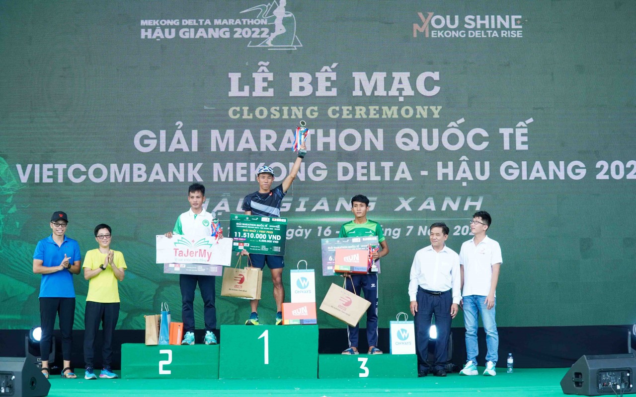 Hậu Giang: Hơn 8.500 người tham chạy Marathon vừa trải nghiệm thiên nhiên miền Tây sông nước Hậu Giang: Hơn 8.500 người tham chạy Marathon vừa trải nghiệm thiên nhiên miền Tây sông nước