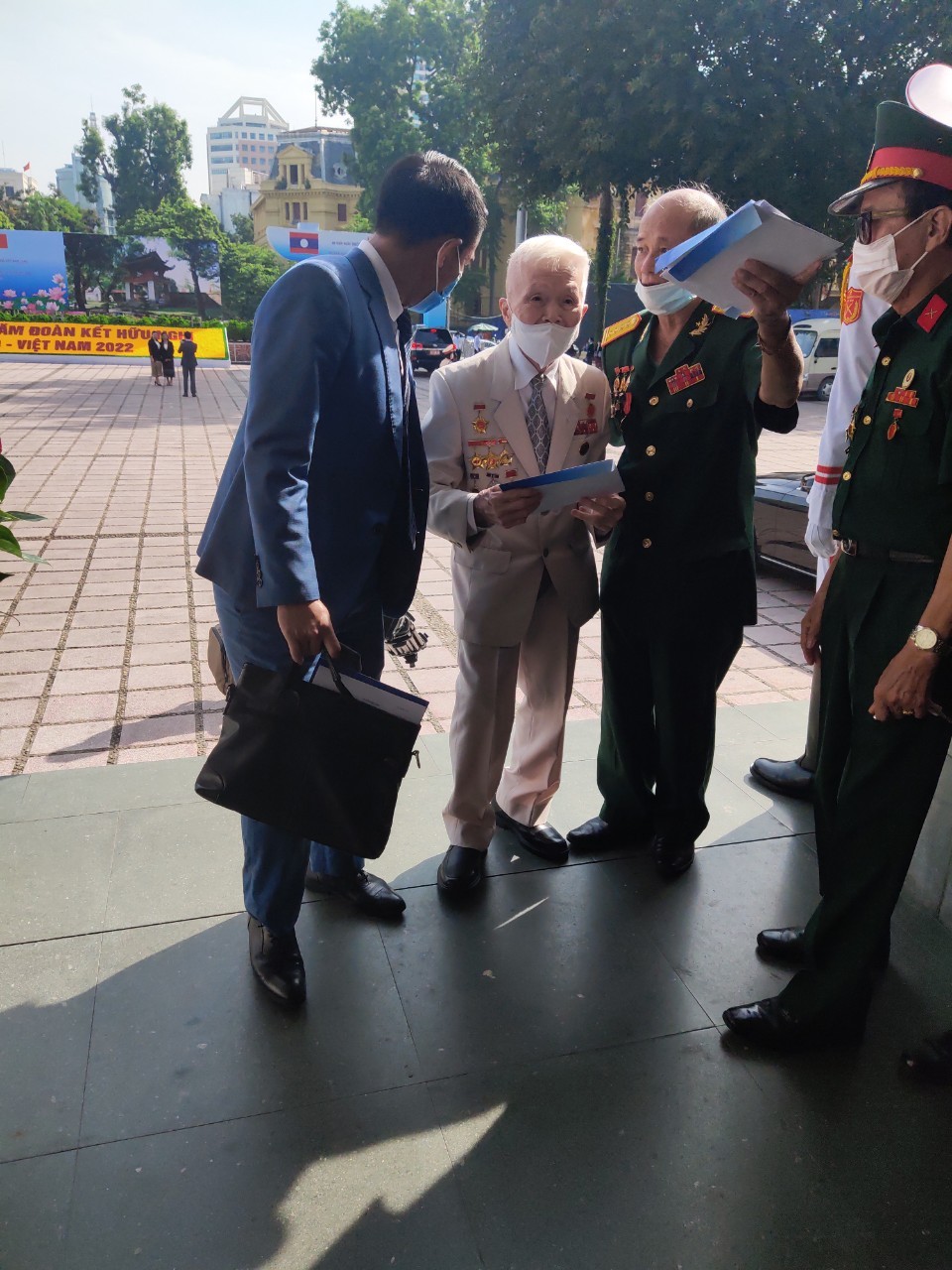 Tổng Bí thư Nguyễn Phú Trọng dự Lễ kỷ niệm 60 năm thiết lập quan hệ ngoại giao Việt Nam - Lào Tổng Bí thư Nguyễn Phú Trọng dự Lễ kỷ niệm 60 năm thiết lập quan hệ ngoại giao Việt Nam - Lào