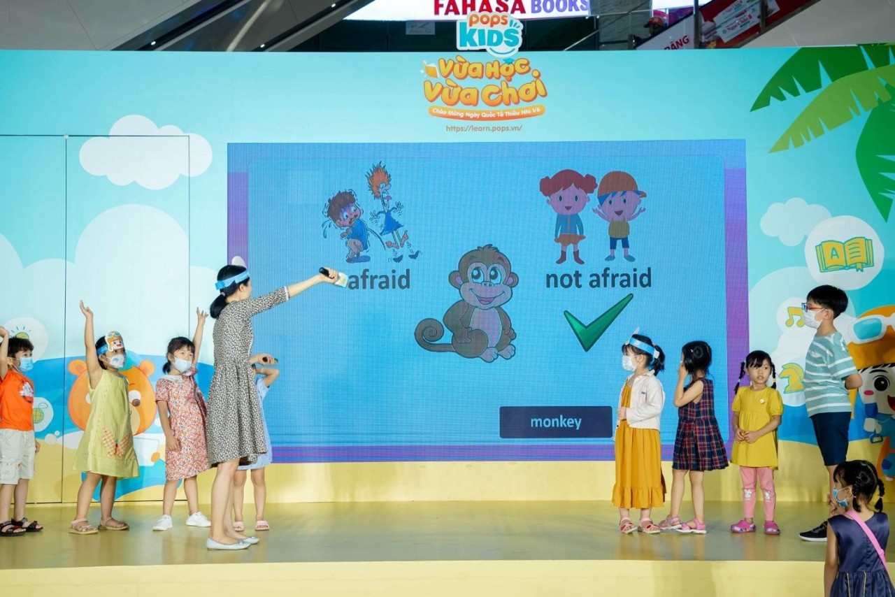 POPS Kids luôn đồng hành cùng trẻ vừa học vừa chơi. POPS Kids luôn đồng hành cùng trẻ vừa học vừa chơi.