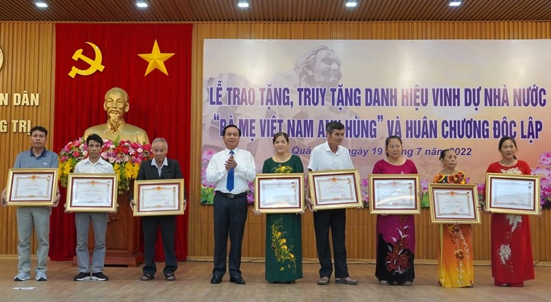 Trao tặng 26 danh hiệu 