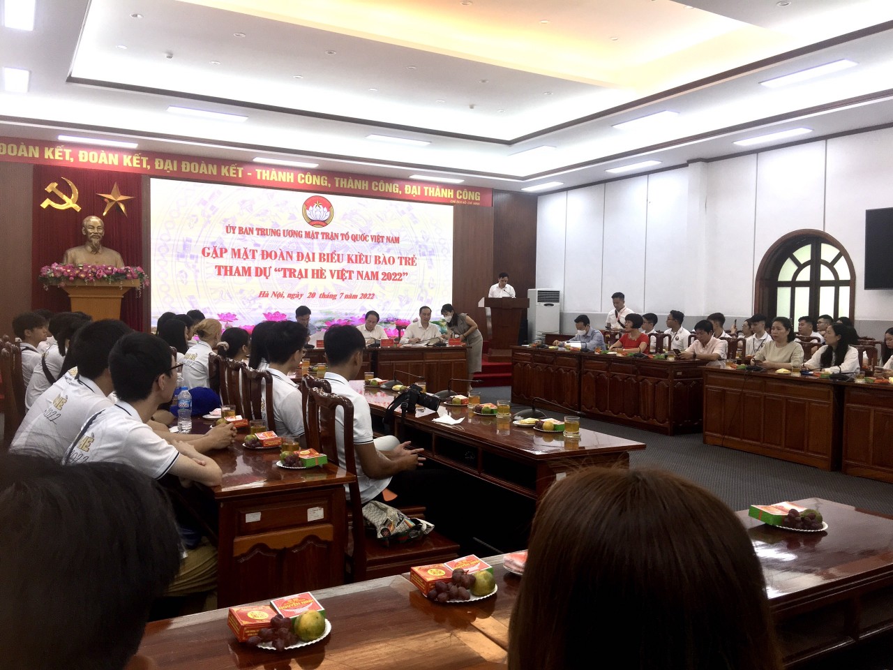 Trại hè Việt Nam 2022: Vinh danh 8 kiều bào trẻ tiêu biểu