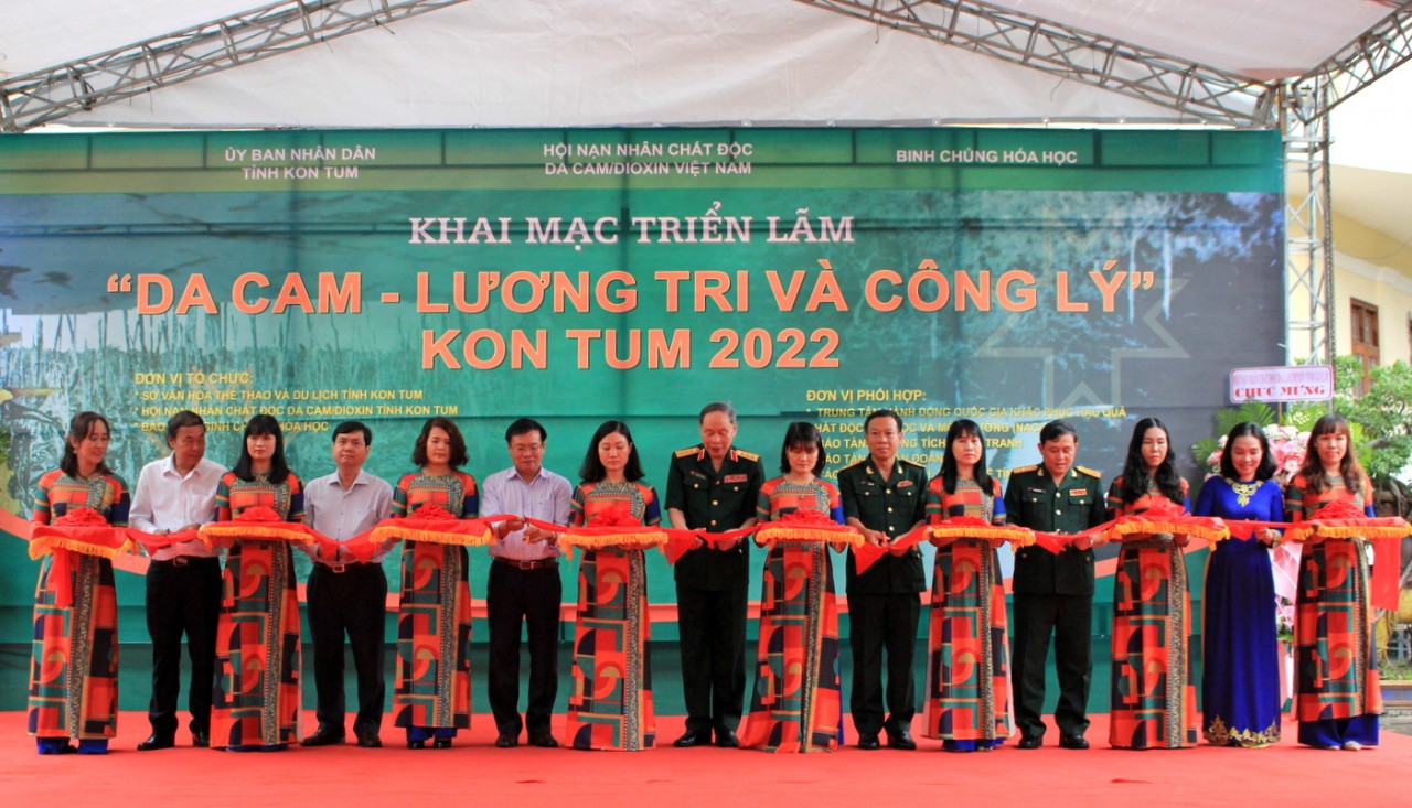 Khai mạc Triển lãm “Da cam - Lương tri và Công lý” tại Kon Tum