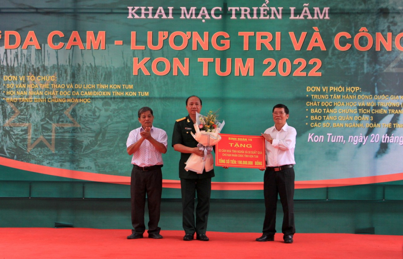 Khai mạc Triển lãm “Da cam - Lương tri và Công lý” tại Kon Tum