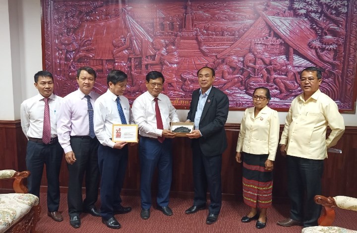 Huế và hai tỉnh bạn Lào tăng cường phối hợp trong công tác mặt trận