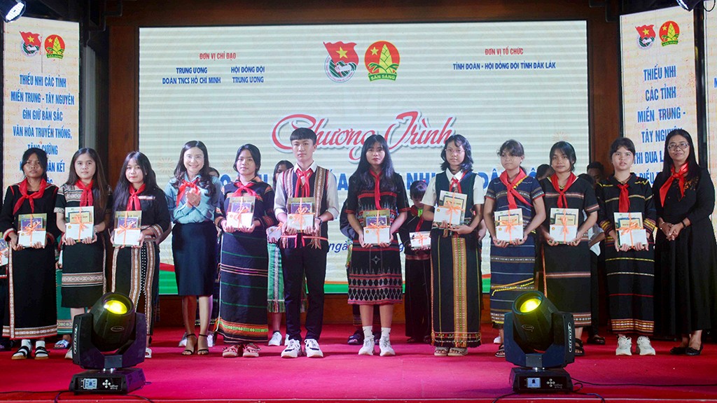 Hơn 200 thiếu nhi dự giao lưu văn hoá thiếu nhi các dân tộc khu vực miền Trung - Tây Nguyên