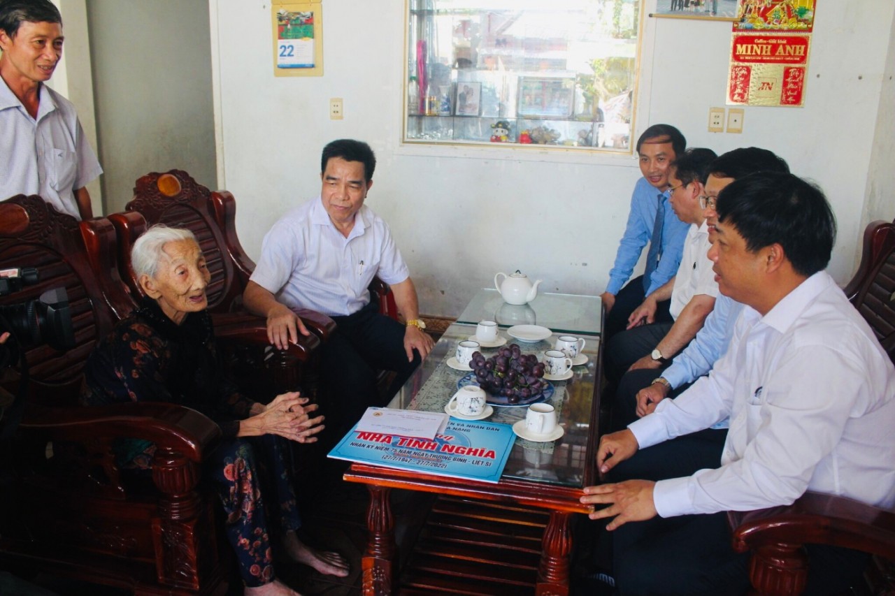 TP. Đà Nẵng tặng 75 Nhà tình nghĩa tới người có công tại Quảng Nam