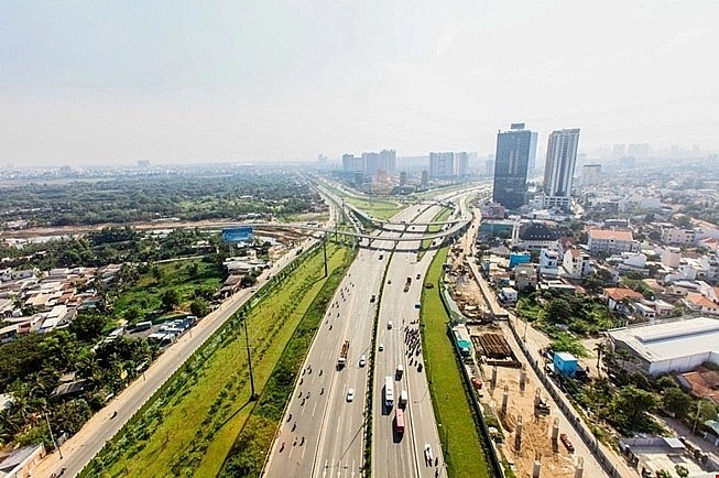 1 công nhân tử vong khi thi công trên đường song hành xa lộ Hà Nội 1 công nhân tử vong khi thi công trên đường song hành xa lộ Hà Nội