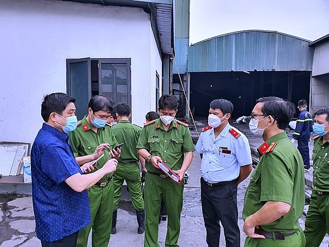 Cục trưởng ATLĐ Hà tất Thắng kiểm tra tình hình sau vụ công nhân tử vong ở công ty Daesang Cục trưởng ATLĐ Hà tất Thắng kiểm tra tình hình sau vụ công nhân tử vong ở công ty Daesang