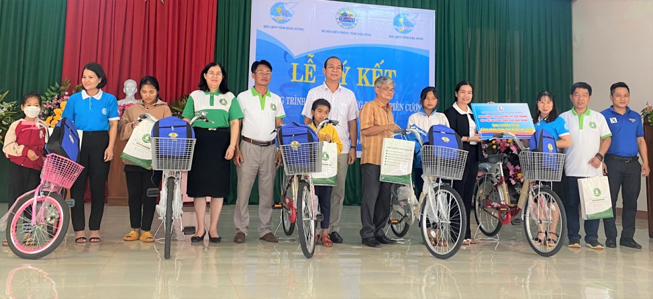 Chung tay giúp phụ nữ vùng biên nâng cao nhận thức về bảo vệ biên giới
