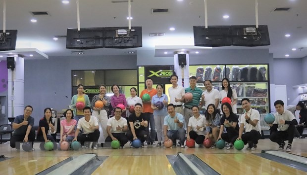 Trước đó, cán bộ, công nhân viên hai đại sứ quán đã tổ chức giao lưu golf và bowling giúp tăng cường hiểu biết, gắn bó giữa hai đại sứ quán.