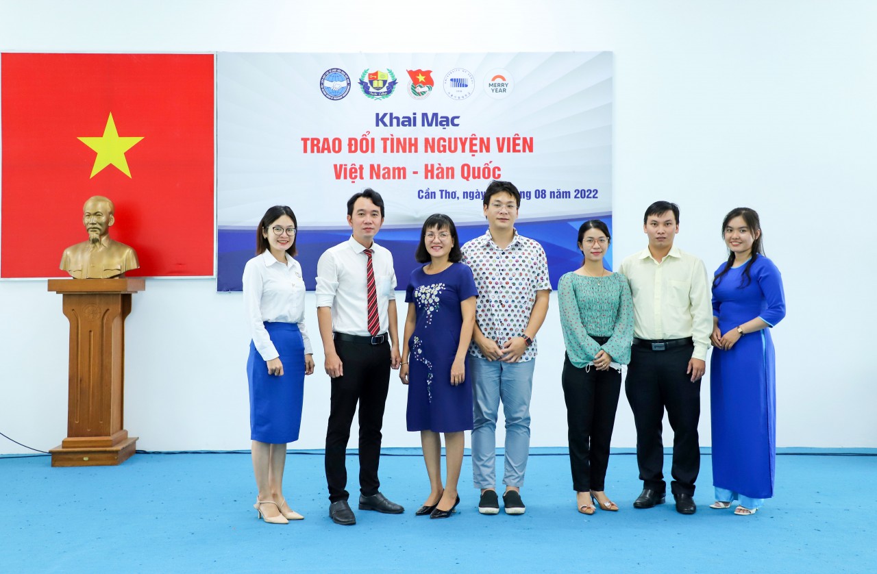 Học sinh sinh viên Việt Nam - Hàn Quốc kết nối trực tuyến giao lưu văn hóa