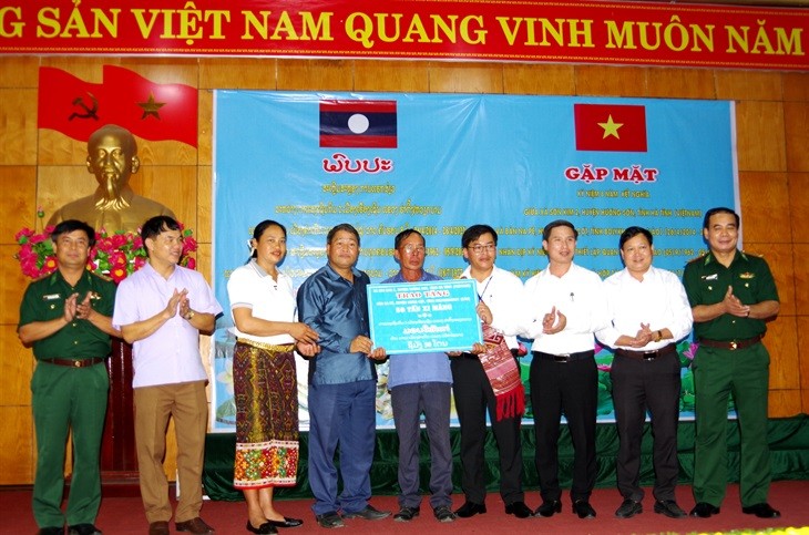 Vun đắp tình đoàn kết, hữu nghị hai bên biên giới Việt Nam - Lào
