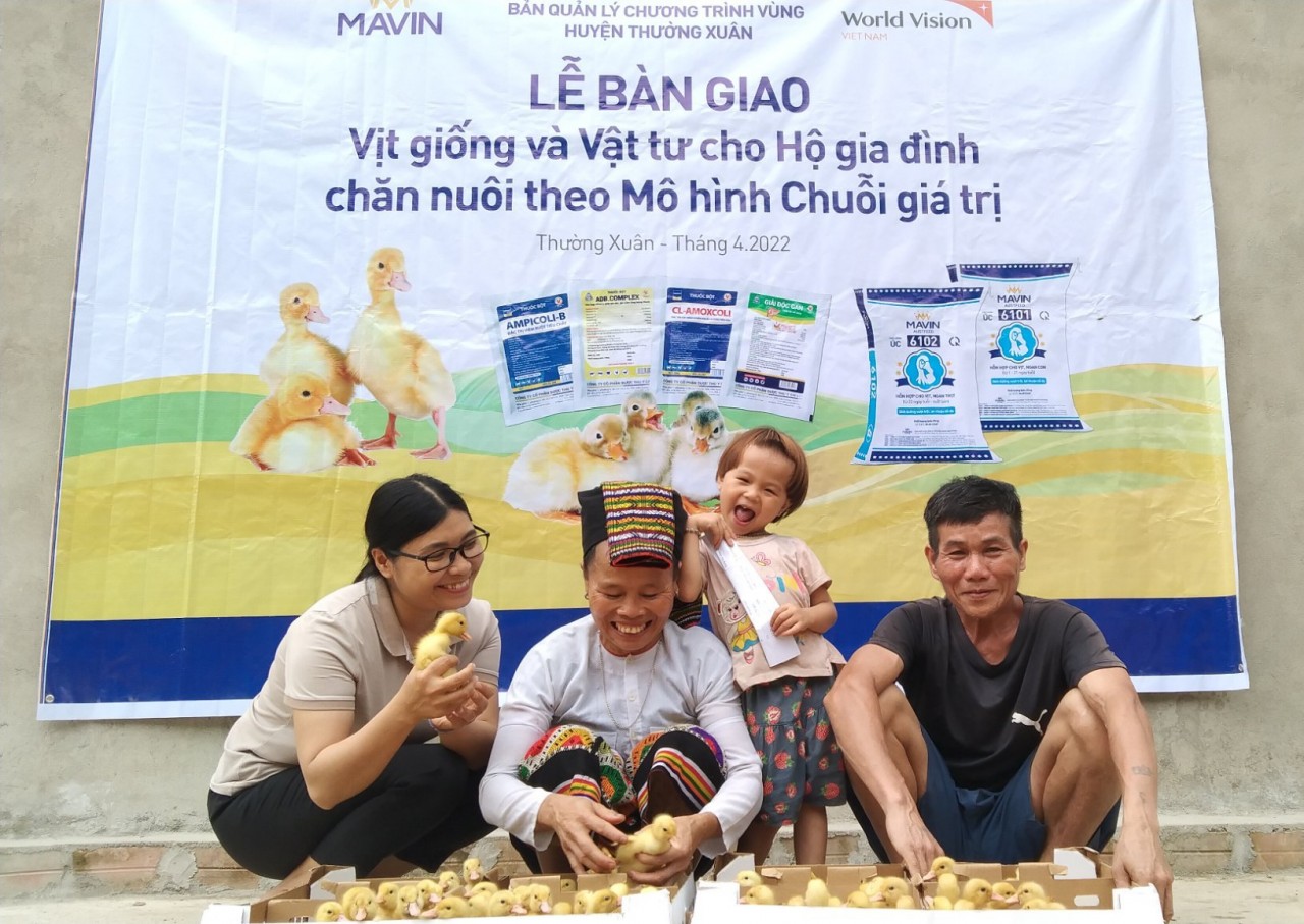 Cải thiện sinh kế cho người nghèo... nhờ vịt