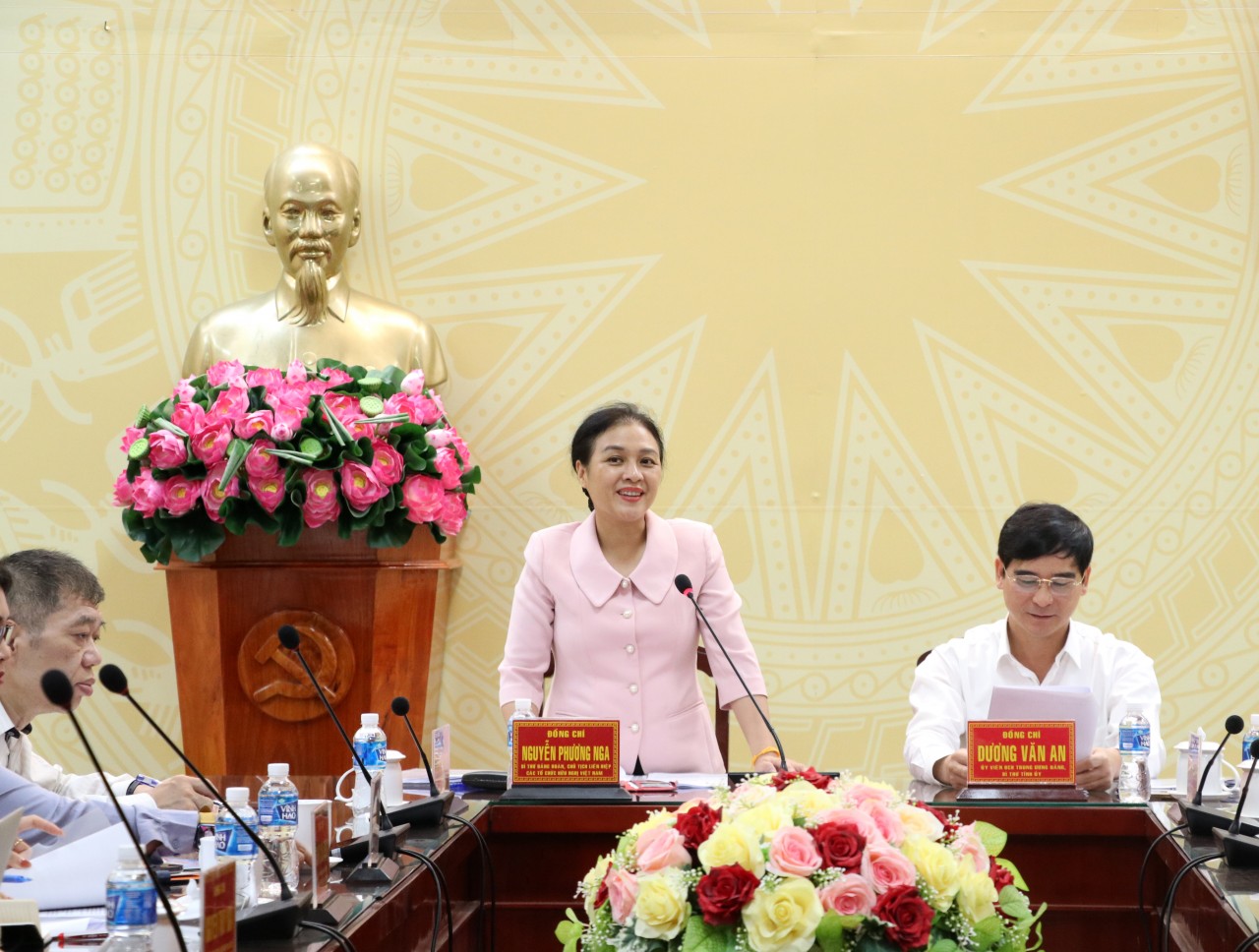 Chủ tịch Liên hiệp Hữu nghị Nguyễn Phương Nga phát biểu tại cuộc làm việc với Tỉnh ủy Bình Thuận