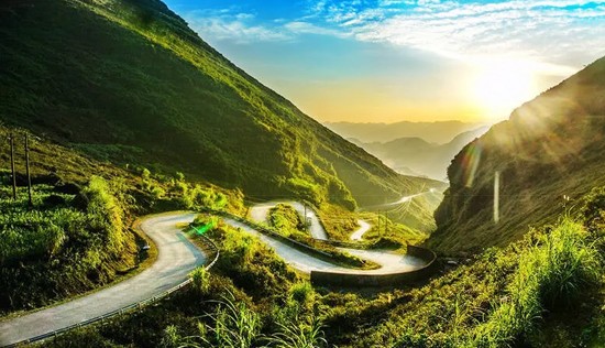 Dốc Thẩm Mã nằm trên con đường nối từ huyện Yên Minh tới Thị trấn Phố Cáo - huyện Đồng Văn (Ảnh: Sưu tầm).