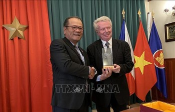Trao Giải thưởng toàn quốc về thông tin đối ngoại cho nhà văn Séc Karel Sys