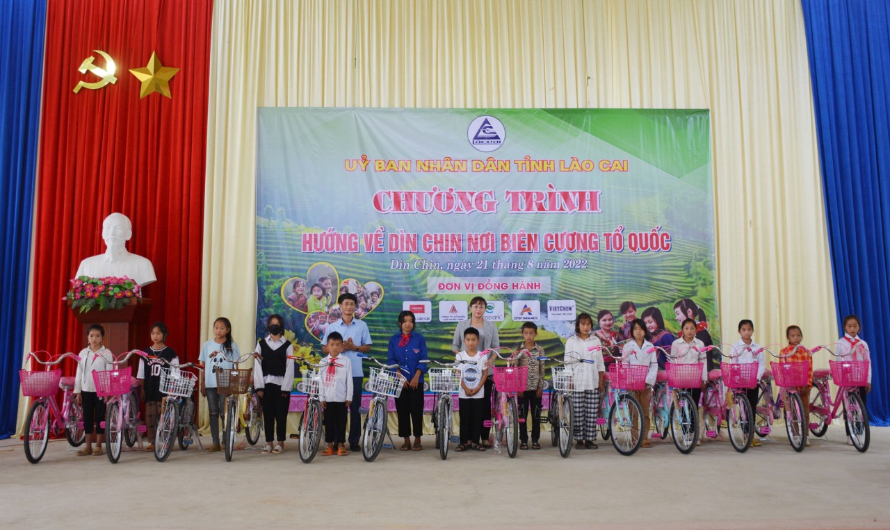 Lào Cai hướng về Dìn Chin – Nơi biên cương Tổ quốc