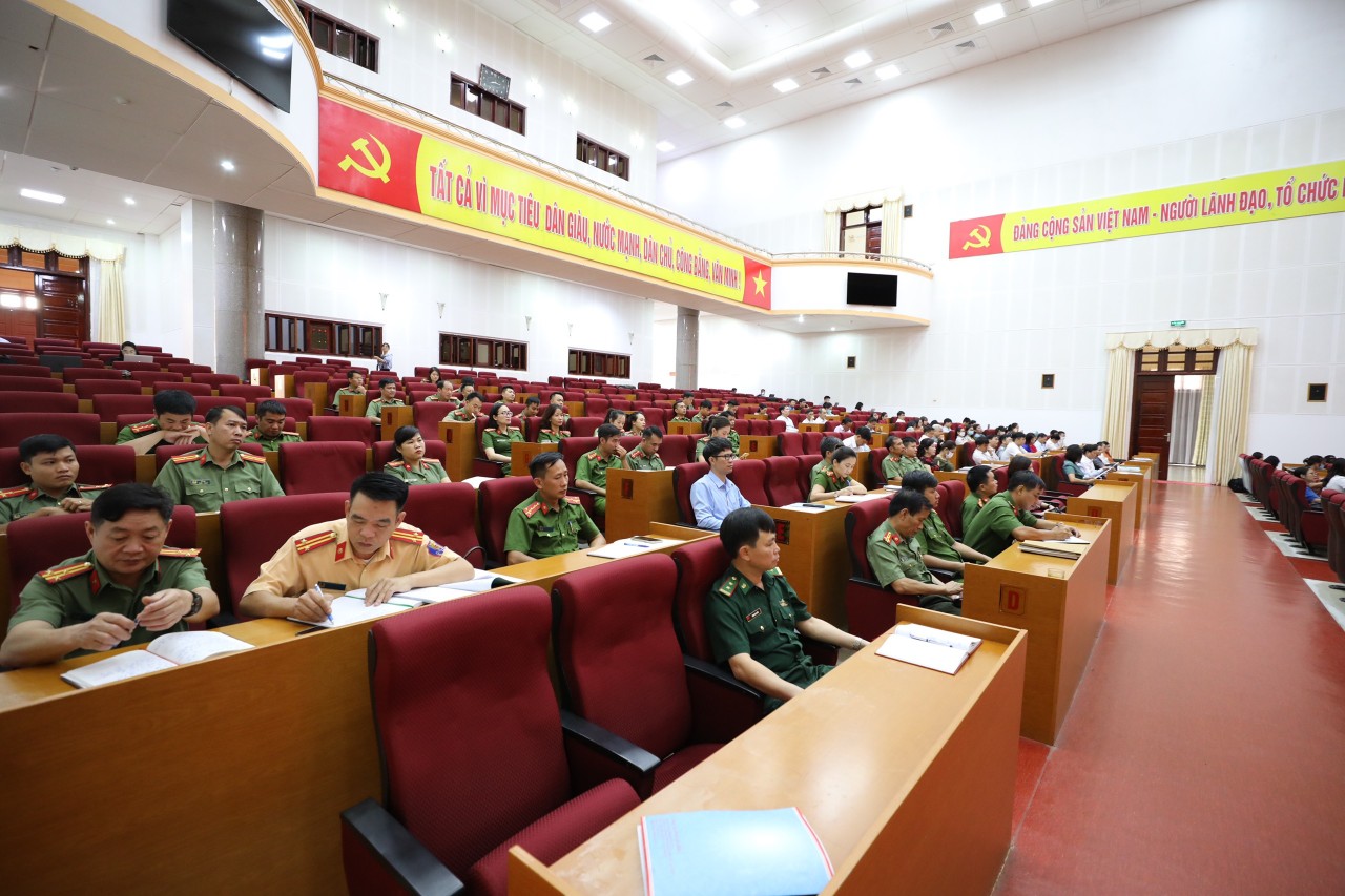 Lai Châu đẩy mạnh tập huấn về công tác nhân quyền