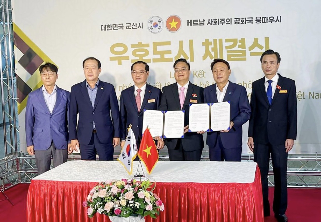 Chính quyền TP. Vũng Tàu và TP. Gunsan ký kết Bản ghi nhớ về thiết lập quan hệ thành phố hữu nghị giữa hai thành phố (Ảnh: Báo Bà Rịa - Vũng Tàu).