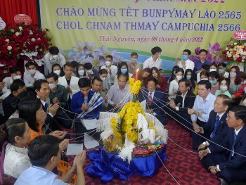 Mái ấm Việt của lưu học sinh Lào