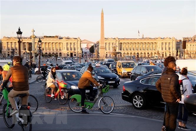 Pháp giảm thiểu tác động của giá năng lượng tăng cao đối với người dân | Kinh tế | Vietnam+ (VietnamPlus)