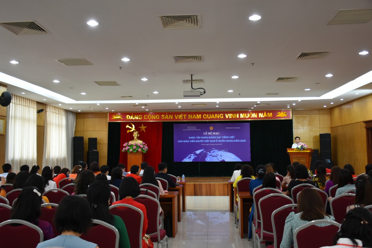 Bế mạc khóa tập huấn giảng dạy tiếng Việt: