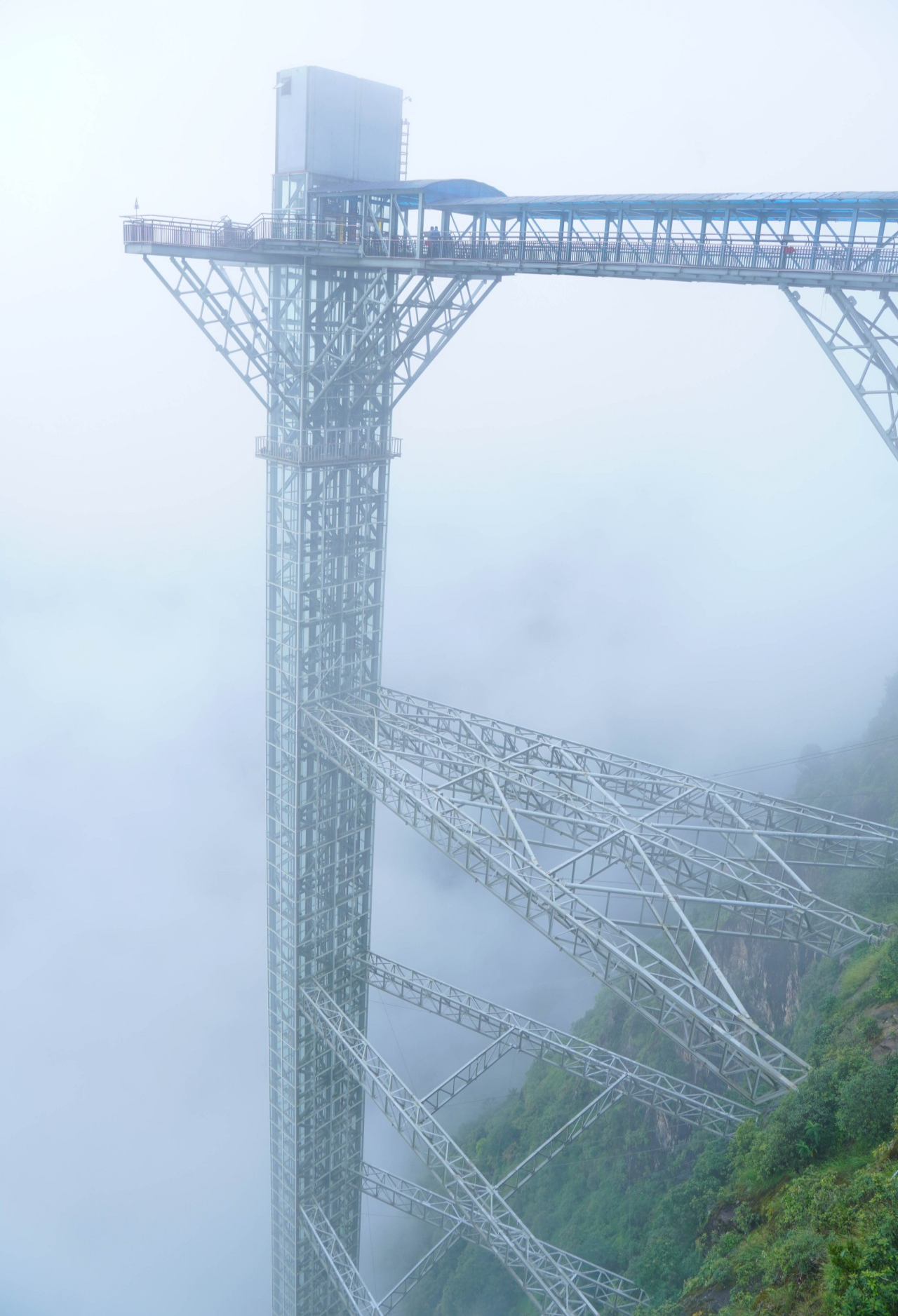 Cầu kính Rồng Mây - “dảy lụa” bay lưng chừng đỉnh trời Lai Châu Cầu kính Rồng Mây - “dảy lụa” bay lưng chừng đỉnh trời Lai Châu