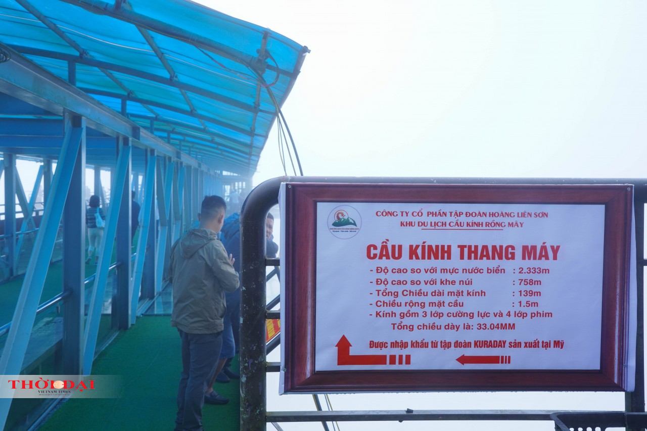 Cầu kính Rồng Mây - “dảy lụa” bay lưng chừng đỉnh trời Lai Châu Cầu kính Rồng Mây - “dảy lụa” bay lưng chừng đỉnh trời Lai Châu