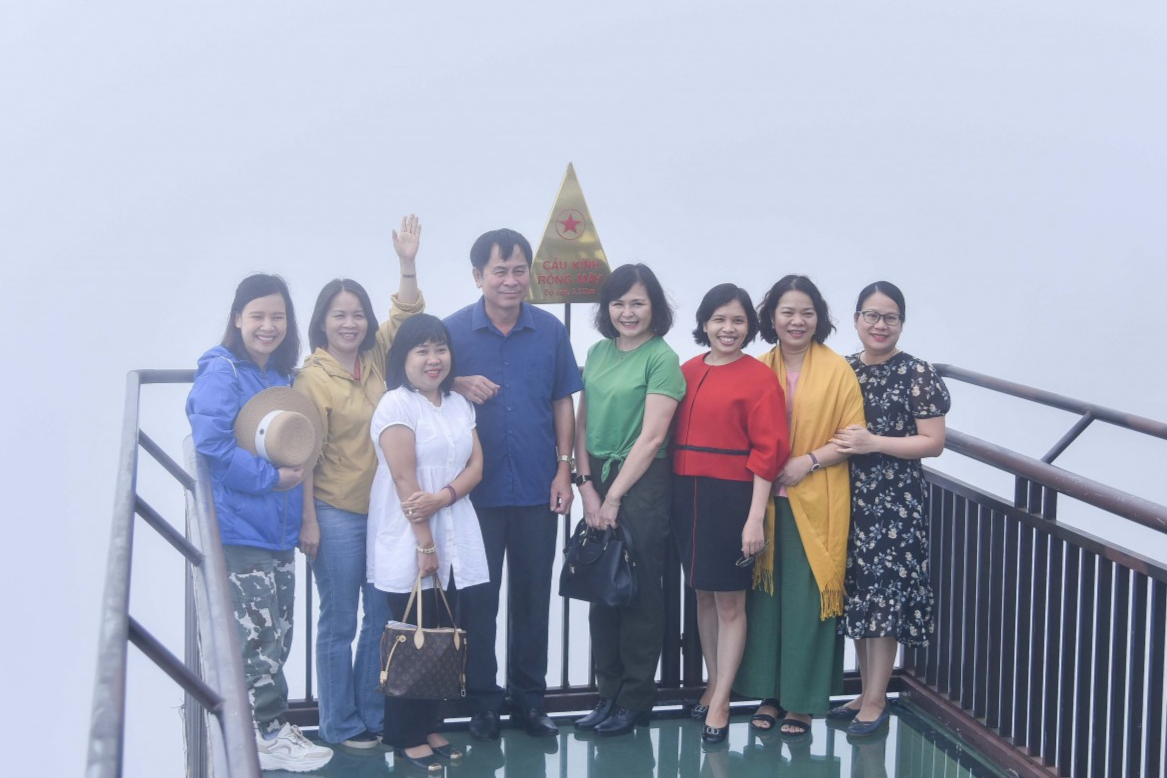 Cầu kính Rồng Mây - “dảy lụa” bay lưng chừng đỉnh trời Lai Châu Cầu kính Rồng Mây - “dảy lụa” bay lưng chừng đỉnh trời Lai Châu