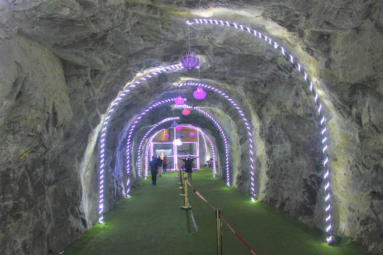 Cầu kính Rồng Mây - “dảy lụa” bay lưng chừng đỉnh trời Lai Châu Cầu kính Rồng Mây - “dảy lụa” bay lưng chừng đỉnh trời Lai Châu