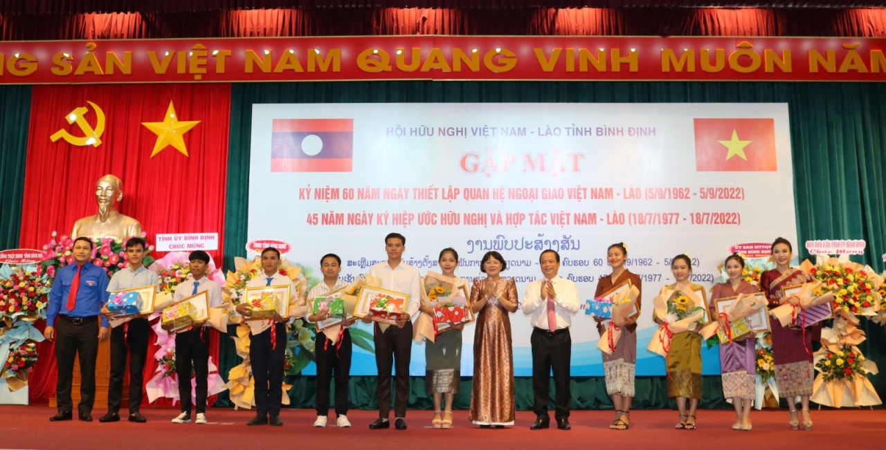 Giữ gìn và tô thắm tình hữu nghị, đoàn kết đặc biệt giữa Bình Định với các tỉnh Nam Lào