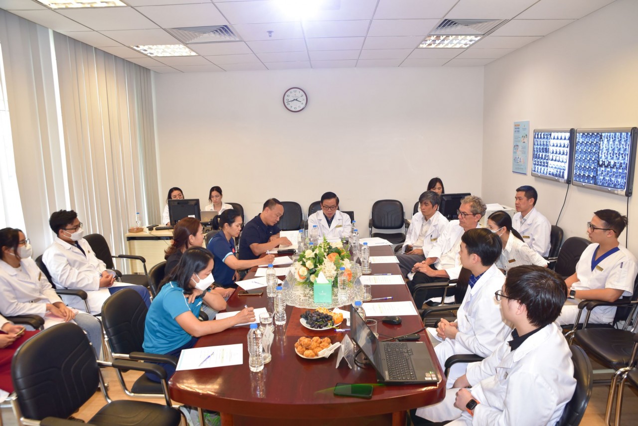 Trong buổi hội chẩn ngày 26/8/2022, đại diện VFF, CLB và Chương Thị Kiều đã đồng ý với phương án mổ 2 chân cùng lúc mà Trung tâm CTCH&YHTT Vinmec đưa ra sau khi được phân tích cặn kẽ về chuyên môn.