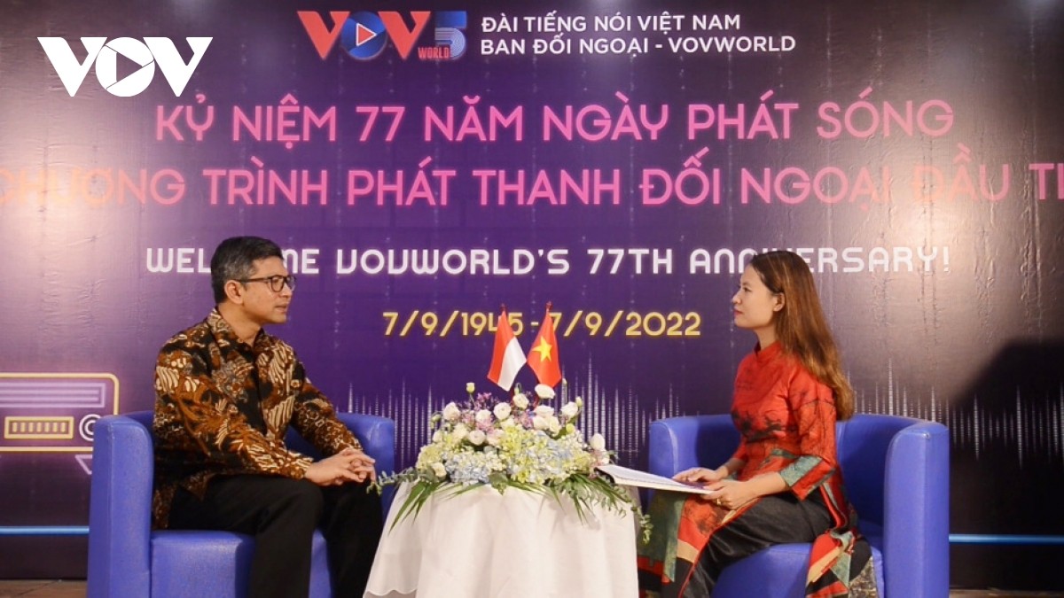 Đại sứ Indonesia Denny Abdi trả lời phỏng vấn phóng viên VOV5