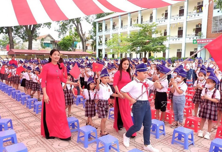Phú Thọ: Hơn 383 nghìn học sinh vui hân hoan khai giảng năm học mới