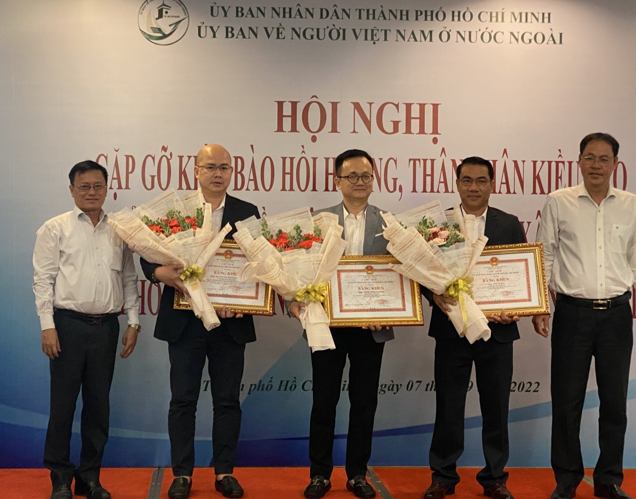 Hơn 400 kiều bào xin đăng ký thường trú và hồi hương tại TP.HCM